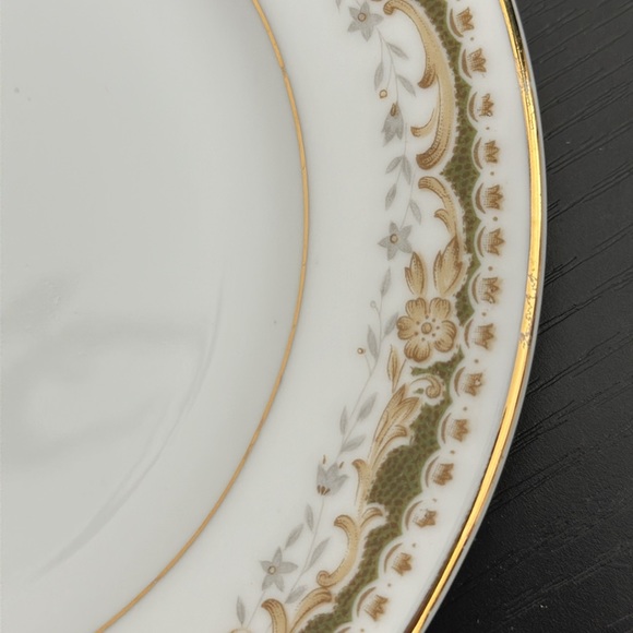 4 Queen Anne Signature Collection Select Fine China Bread/Dessert Plates - Picture 8 of 13